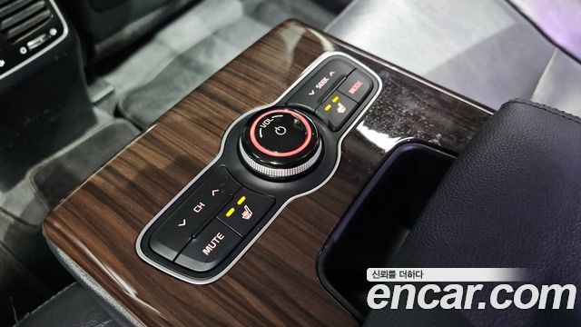Kia K7 2016 — photo 22