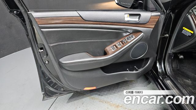 Kia K7 2016 — photo 14