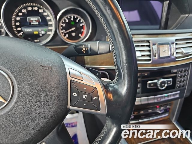 Mercedes-Benz E-Class 2014 — photo 8