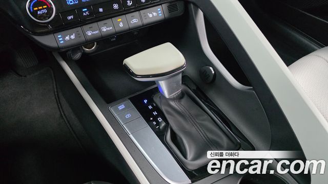 Hyundai AVANTE 2023 — photo 12