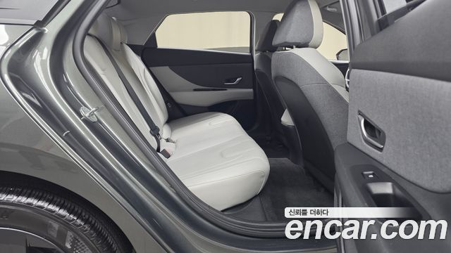 Hyundai AVANTE 2023 — photo 17