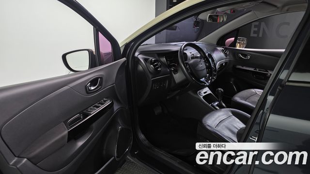 Renault Korea QM3 2016 — photo 10