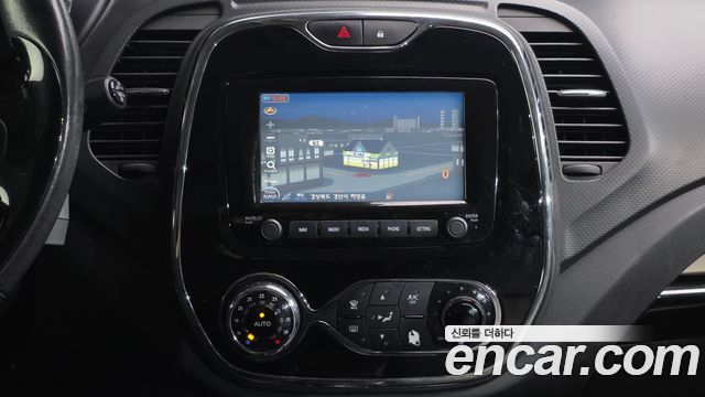 Renault Korea QM3 2016 — photo 14