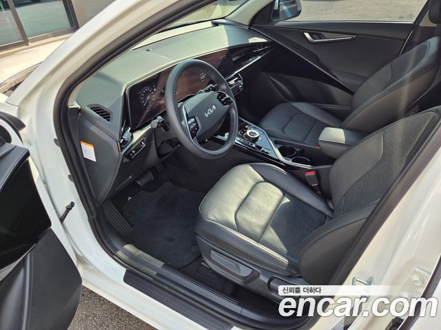 Kia Niro 2023 — photo 10