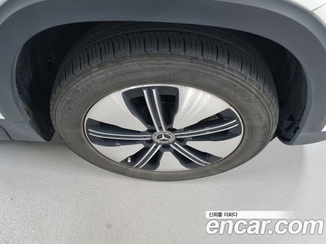 Mercedes-Benz EQB 2024 — photo 5