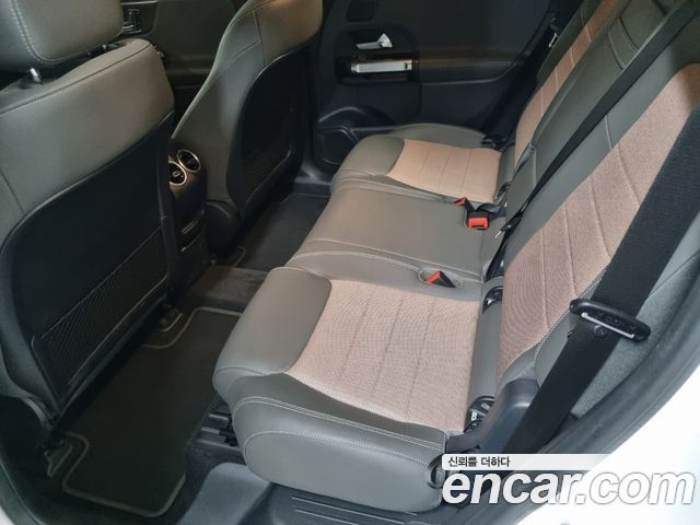 Mercedes-Benz EQB 2024 — photo 12