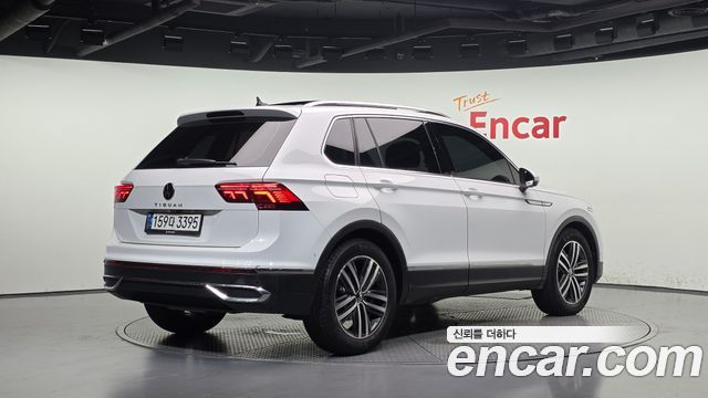 Volkswagen Tiguan 2023 — photo 2