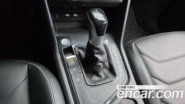 Volkswagen Tiguan 2023 — photo 9