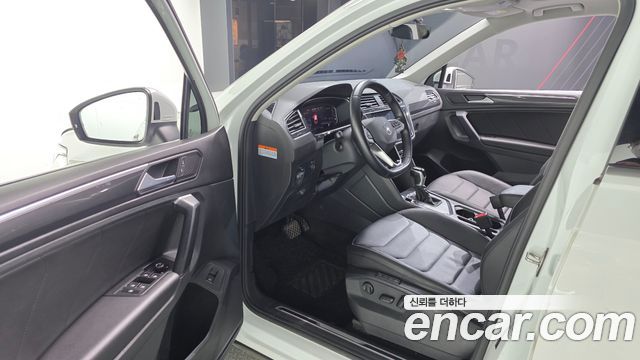 Volkswagen Tiguan 2023 — photo 10