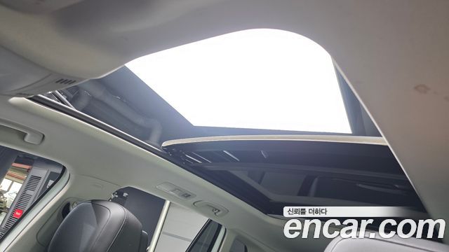 Volkswagen Tiguan 2023 — photo 16