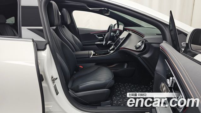 Mercedes-Benz EQE 2023 — photo 17