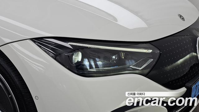 Mercedes-Benz EQE 2023 — photo 8