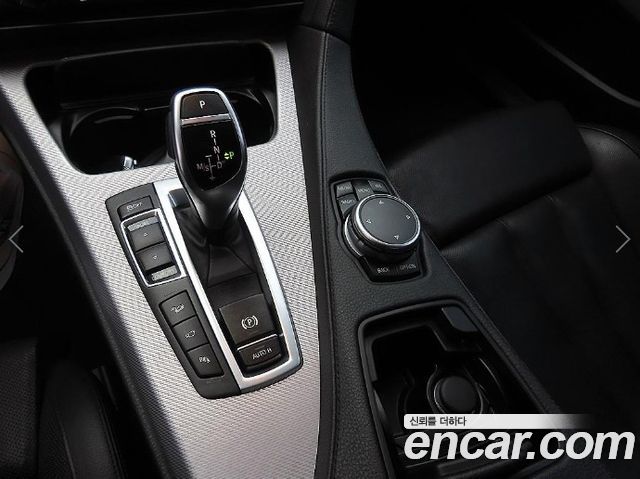 BMW 6-Series 2016 — photo 11