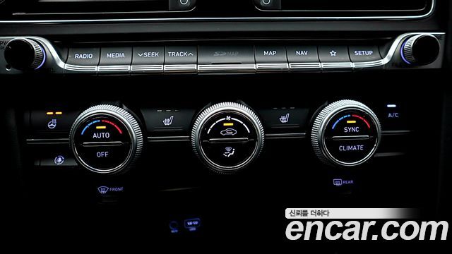 Genesis G70 2019 — photo 15