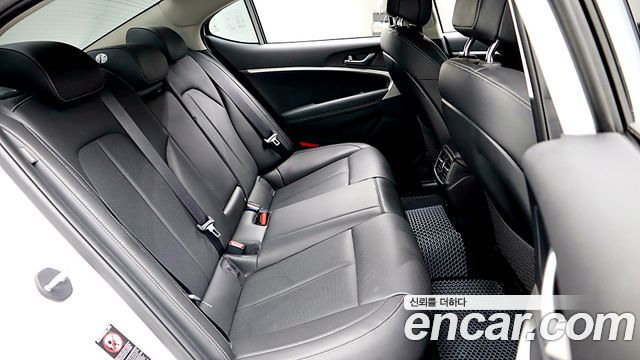 Genesis G70 2019 — photo 18