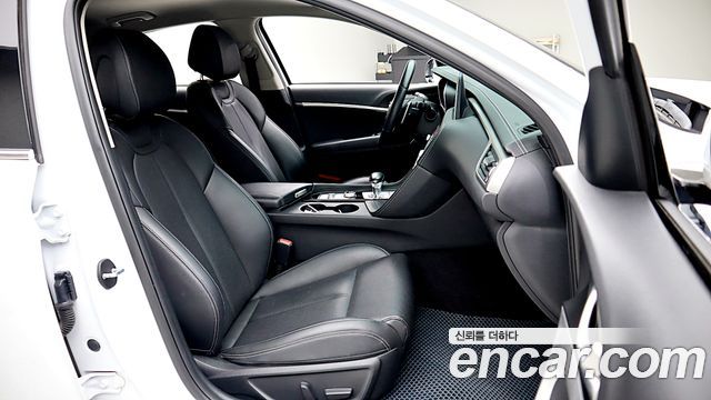 Genesis G70 2019 — photo 19