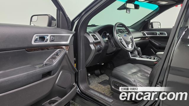 Ford Explorer 2015 — photo 12