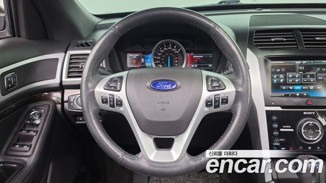 Ford Explorer 2015 — photo 13