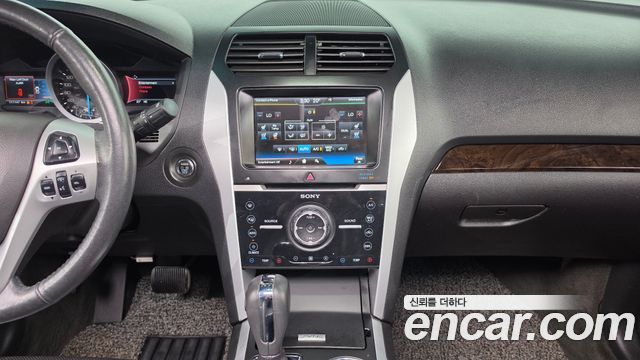 Ford Explorer 2015 — photo 14