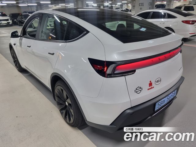 Tesla Model Y 2025 — photo 3