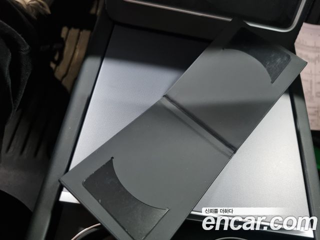 Tesla Model Y 2025 — photo 15