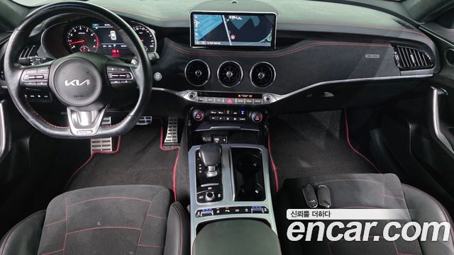 Kia Stinger 2022 — photo 10