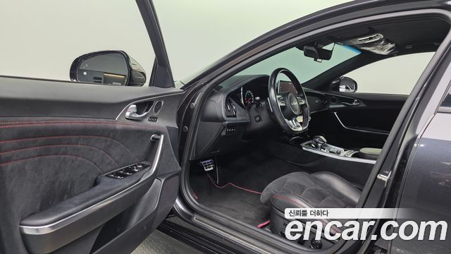 Kia Stinger 2022 — photo 13
