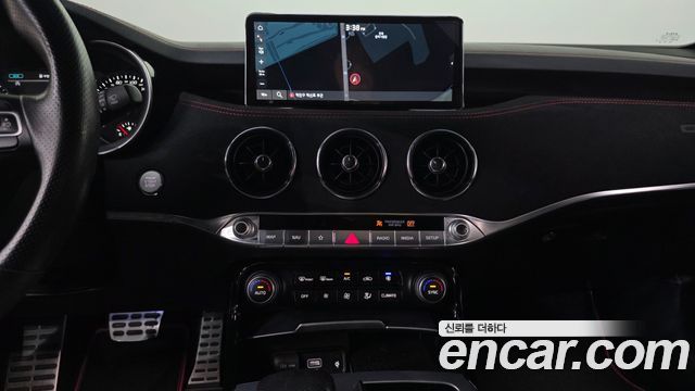Kia Stinger 2022 — photo 20