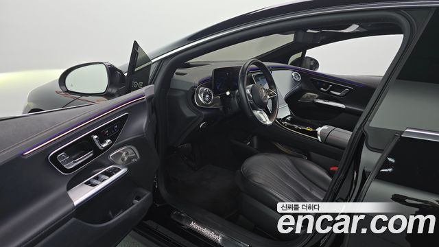 Mercedes-Benz EQE 2022 — photo 13