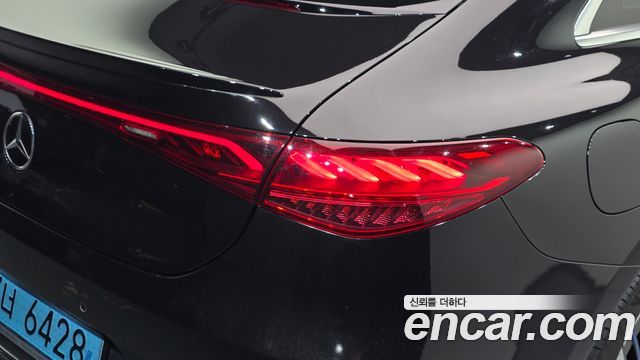 Mercedes-Benz EQE 2022 — photo 9