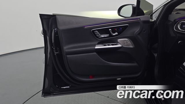 Mercedes-Benz EQE 2022 — photo 14