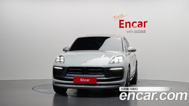 Porsche Macan 2023 — photo 3