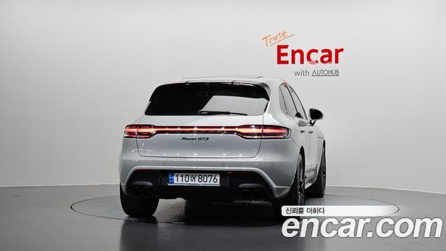Porsche Macan 2023 — photo 4