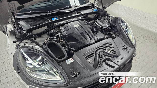 Porsche Macan 2023 — photo 6
