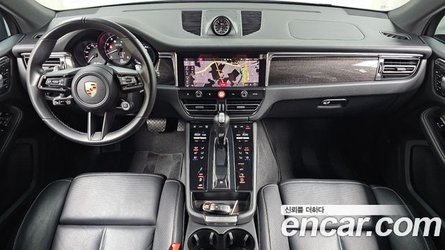 Porsche Macan 2023 — photo 10