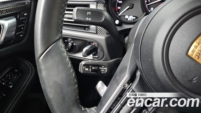 Porsche Macan 2023 — photo 22