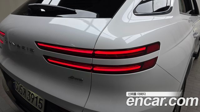 Genesis GV70 2025 — photo 9