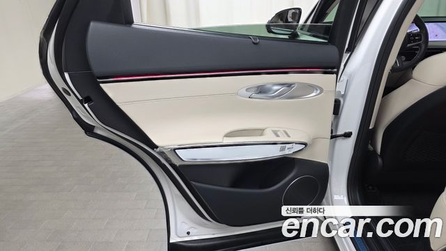 Genesis GV70 2025 — photo 15