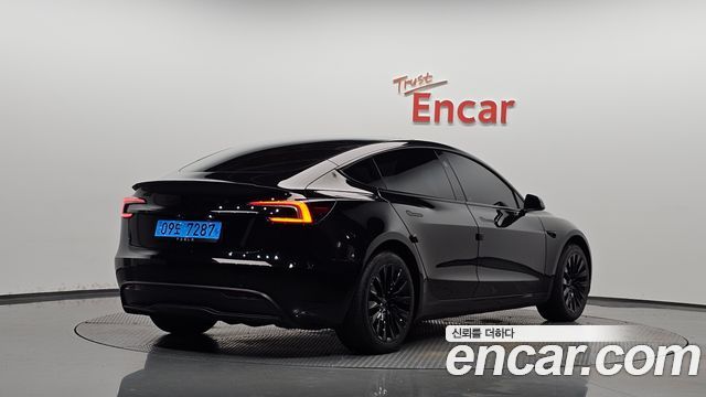 Tesla Model 3 2026 — photo 2