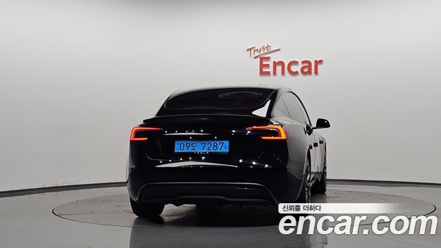 Tesla Model 3 2026 — photo 4
