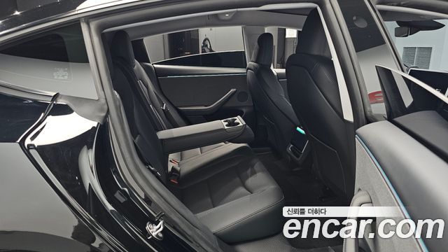 Tesla Model 3 2026 — photo 17
