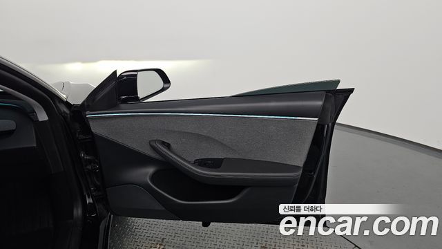 Tesla Model 3 2026 — photo 14