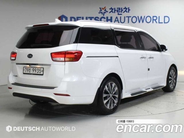 Kia Canival 2018 — photo 2
