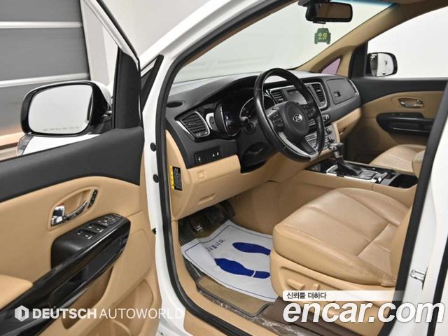 Kia Canival 2018 — photo 11