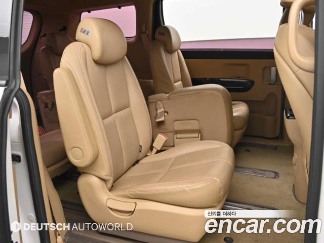 Kia Canival 2018 — photo 12