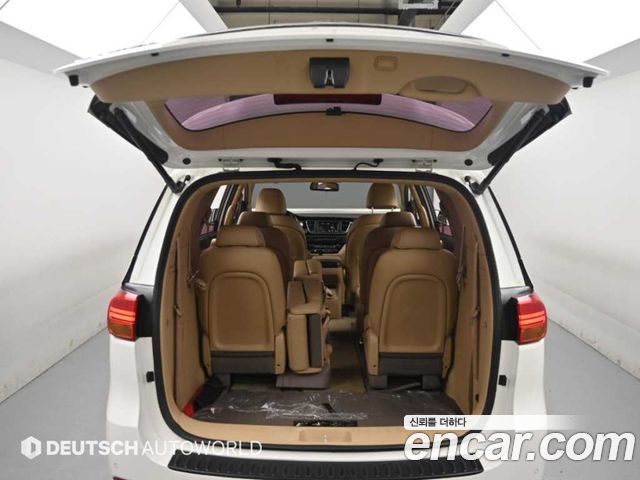 Kia Canival 2018 — photo 19