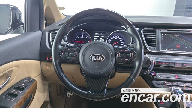 Kia Canival 2016 — photo 13