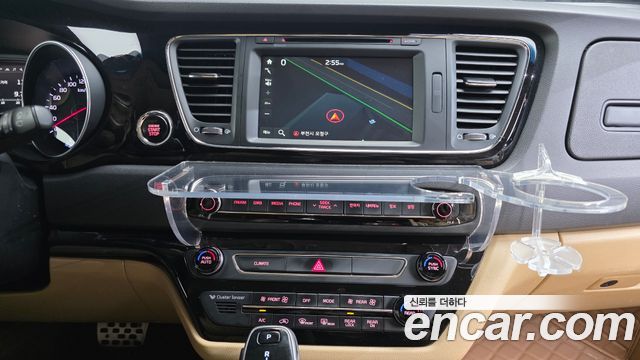 Kia Canival 2016 — photo 14