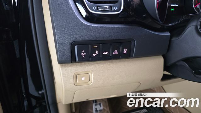 Kia Canival 2016 — photo 16
