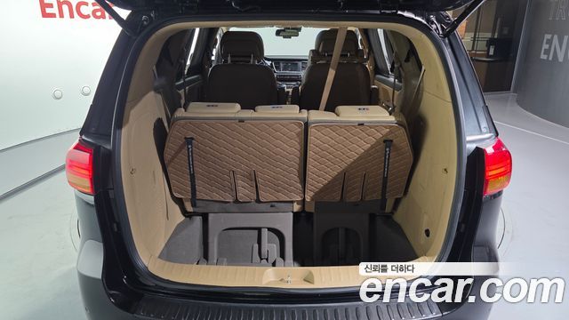 Kia Canival 2016 — photo 20